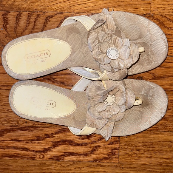 Coach Women's Tan Floral Slide Sandals Size 5 - Picture 1 of 6